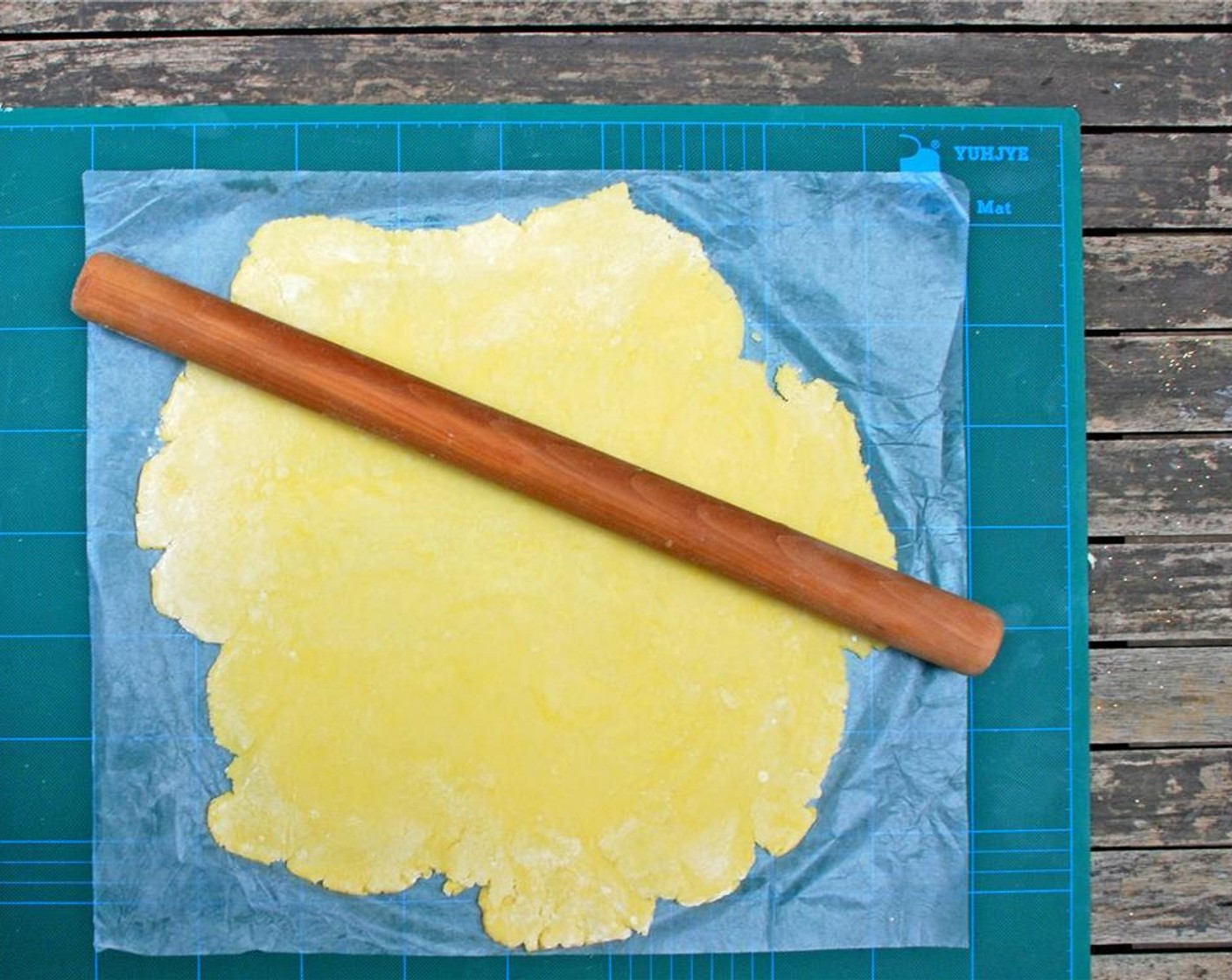 step 6 Lightly flour a work surface and roll the chilled pastry to a thickness of 3 mm.