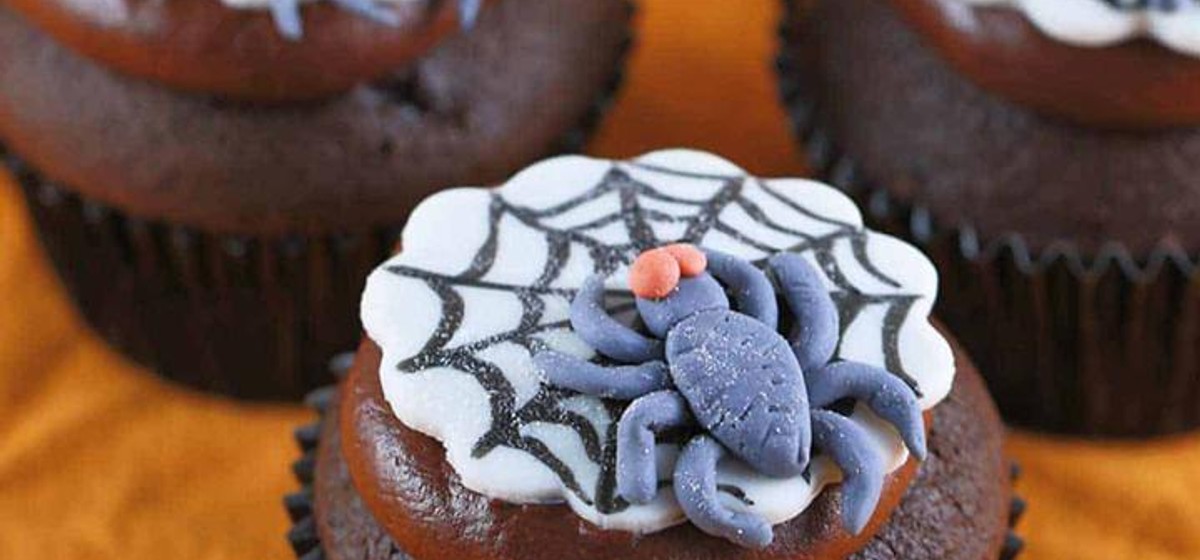 Spooky Spider Web Halloween Cupcakes Recipe | SideChef