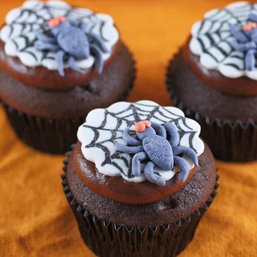 Spooky Spider Web Halloween Cupcakes Recipe | SideChef