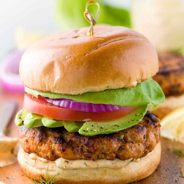 Salmon Burgers with Lemon Dill Sauce Recipe | SideChef
