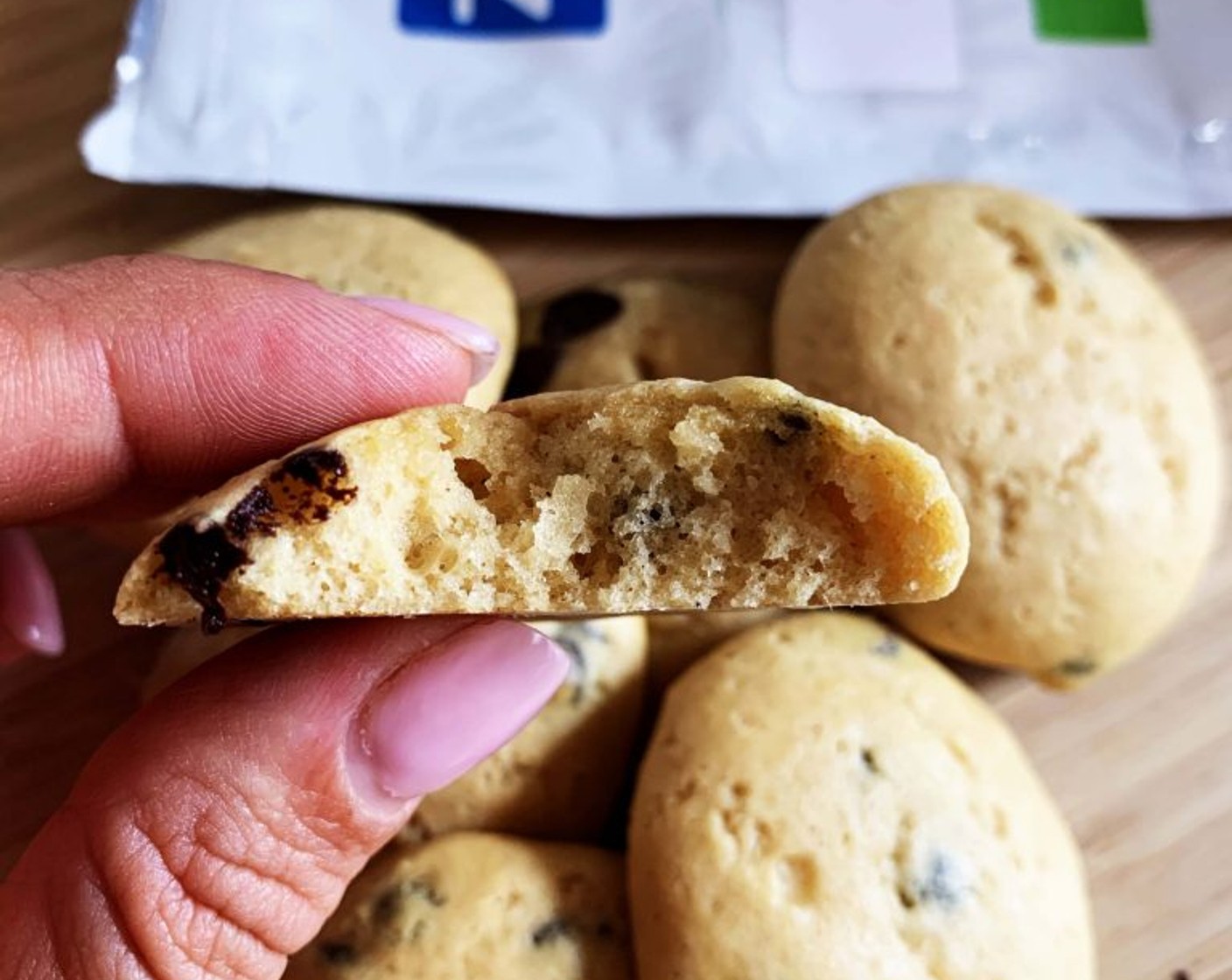 step 4 Remove from the oven and let the cookies cool down completely.