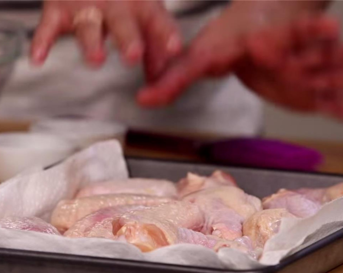 step 1 Rinse Chicken Wing (1 lb)  in cold water, and pat dry.