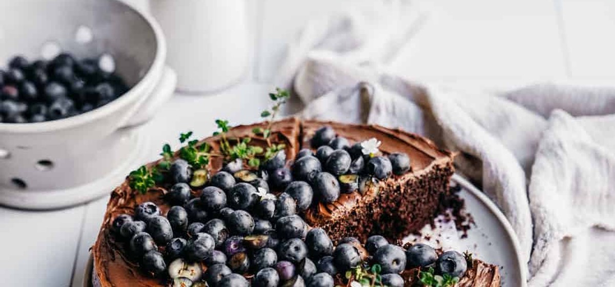 Easy Vegan Chocolate Cake Recipe | SideChef
