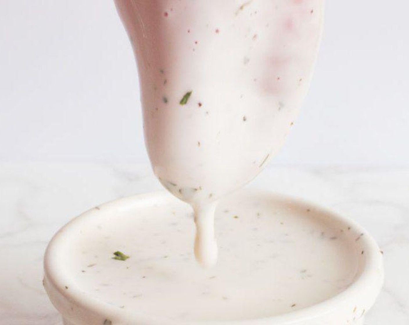 step 1 Whisk Vegan Mayonnaise (1 cup), Non-Dairy Milk (1/2 cup), Simply Organic Garlic Powder (1 Tbsp), Dried Dill Weed (1/2 tsp) together and serve. Store leftovers in the refrigerator in a tightly sealed container for several days.