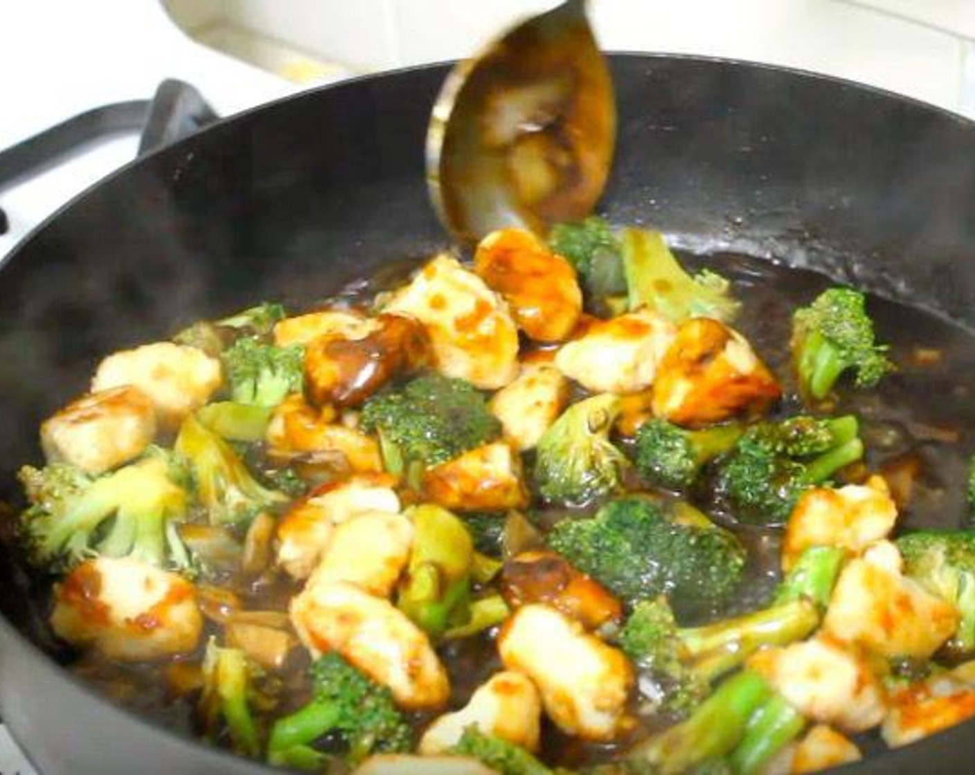 Chicken and Broccoli Stir Fry Recipe | SideChef