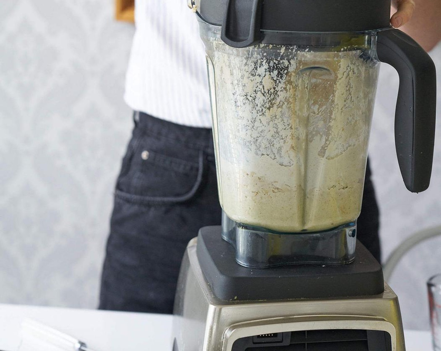 step 2 Place cashews in a high-power blender and add Garlic (2 cloves), Apple Cider Vinegar (1/2 Tbsp), Filtered Water (1/4 cup), Dried Rosemary (1 tsp), and Sea Salt (1/2 tsp). Blend until smooth and creamy.