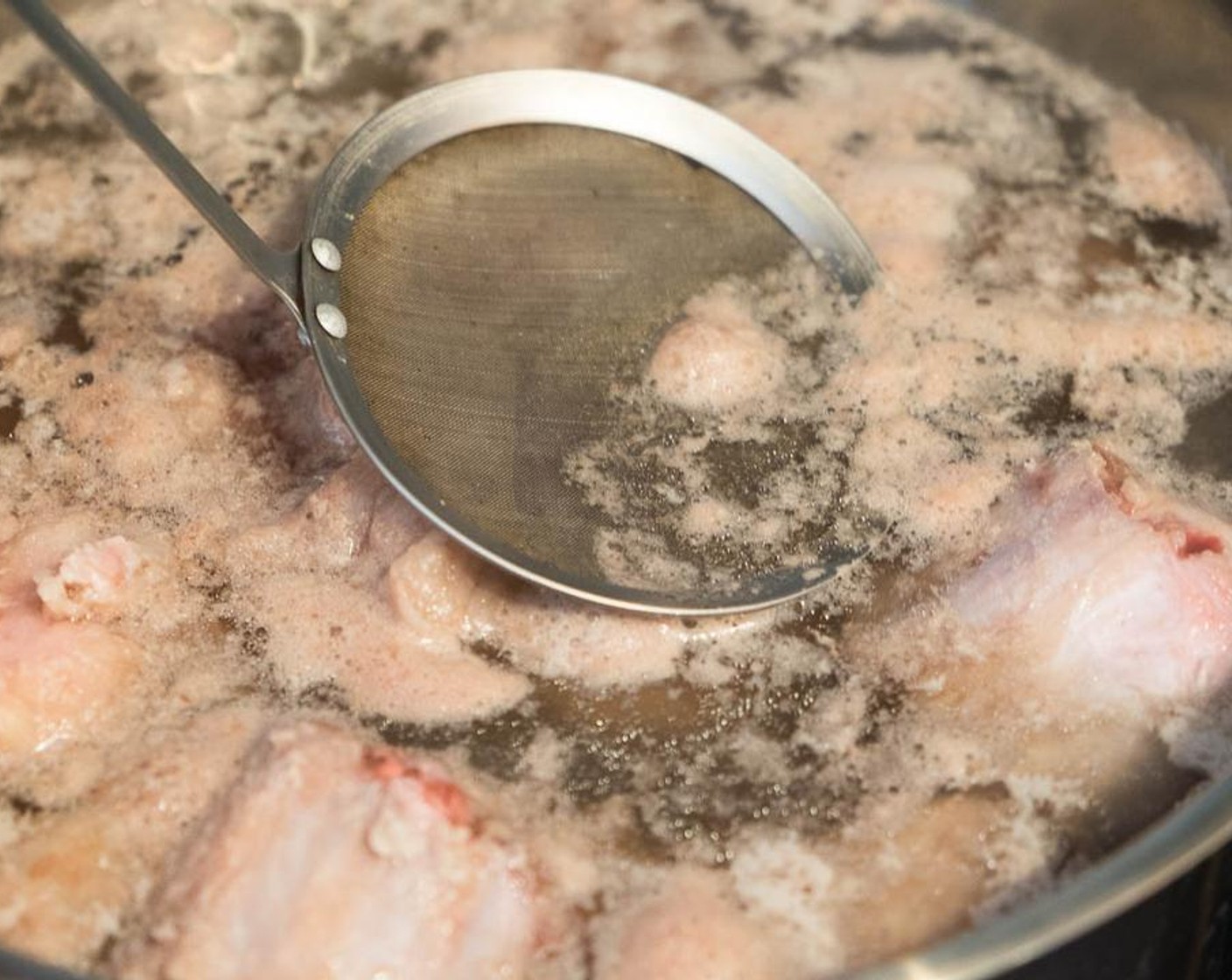 step 2 Transfer oxtail to a high pressure cooker or Instant Pot using a pair of tongs. Transfer all the broth into the same pot. Cover and lock the lid. Turn on high pressure and set timer to 35 minutes. Once cooked, let it release pressure naturally.