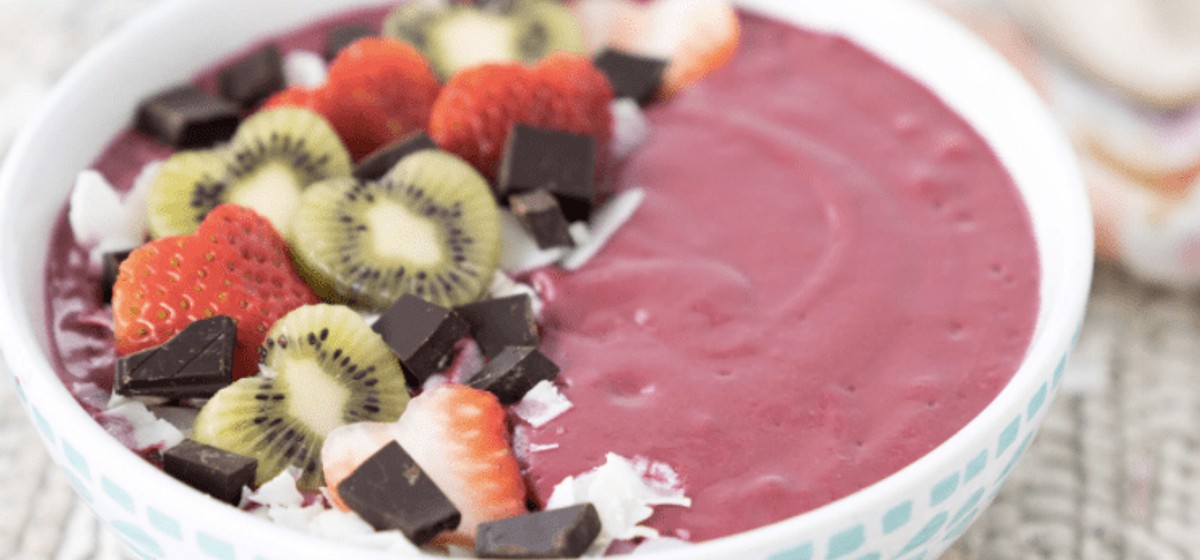 Chocolate Beet Smoothie Bowl Recipe | SideChef