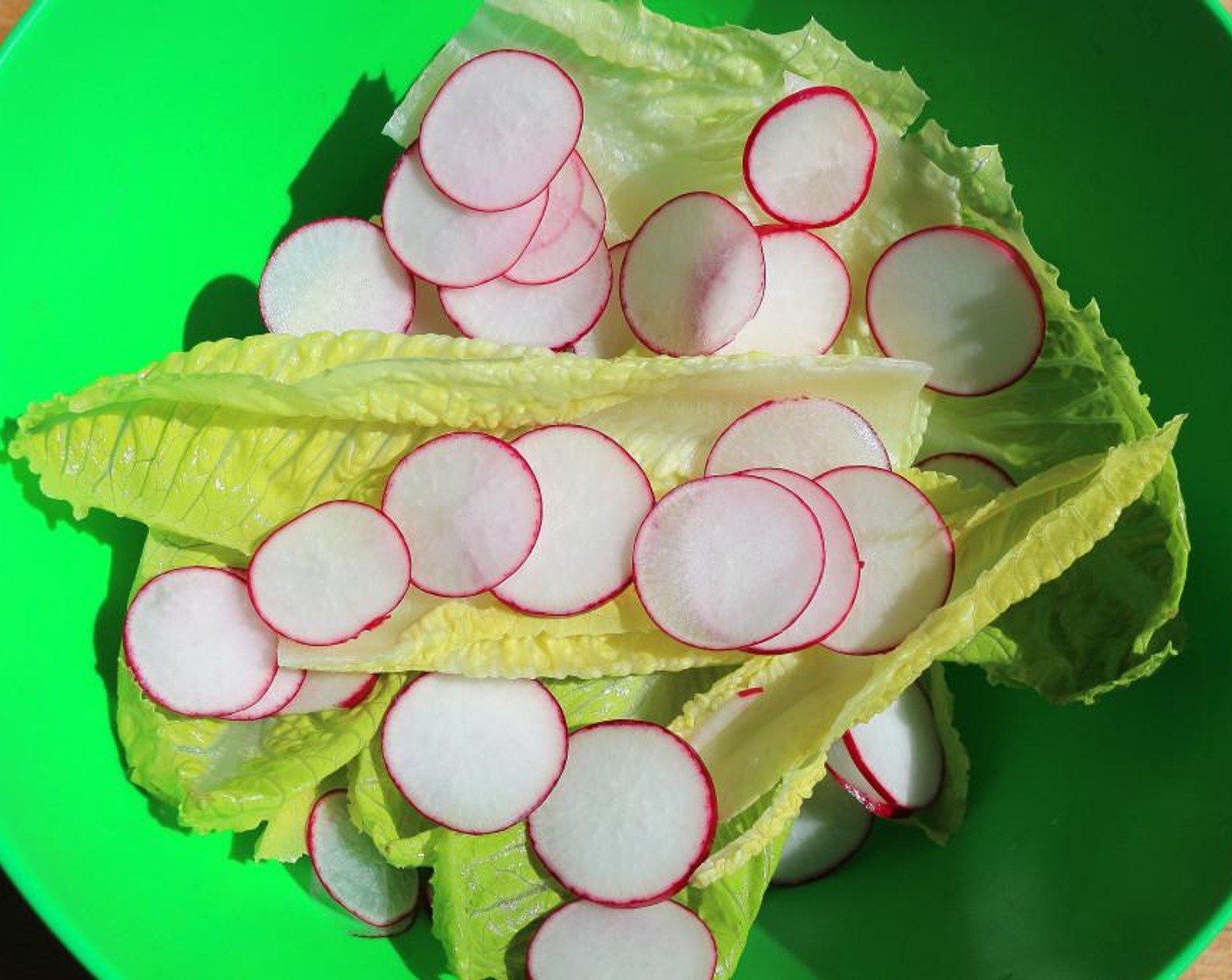 step 2 Combine Romaine Heart (1 head) and Baby Red Radish (5).