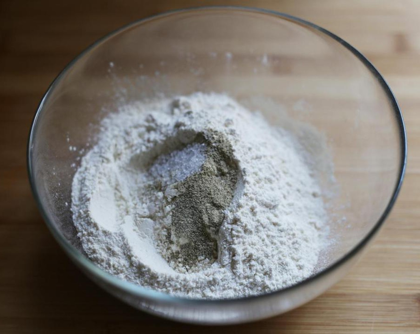 step 4 In a bowl combine the All-Purpose Flour (4 cups), Ground White Pepper (1/2 Tbsp), and Salt (1 tsp).
