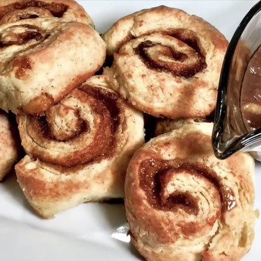 Cinnamon Scrolls with Apple Gravy Recipe | SideChef
