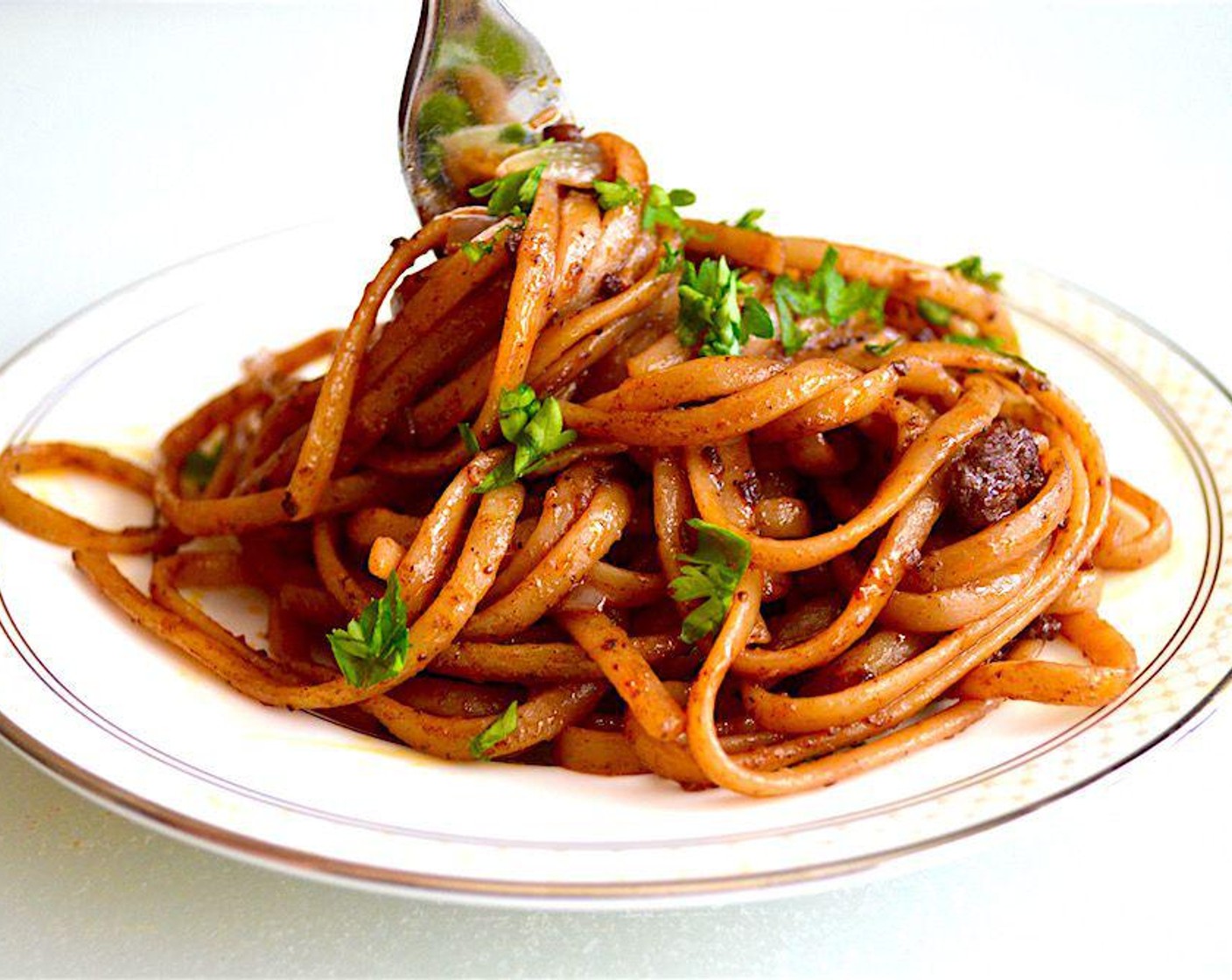 Beefy Red Wine Linguine