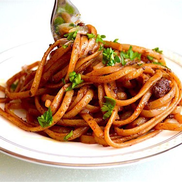 Beefy Red Wine Linguine Recipe | SideChef