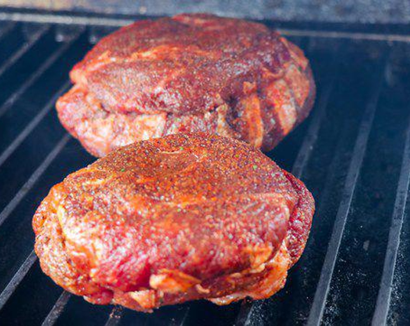 step 3 Place each steak on hot grill grates at 550-600 degrees F (290-315 degrees C) for 4 minutes. Twist each steak 90⁰ to create even grill marks.