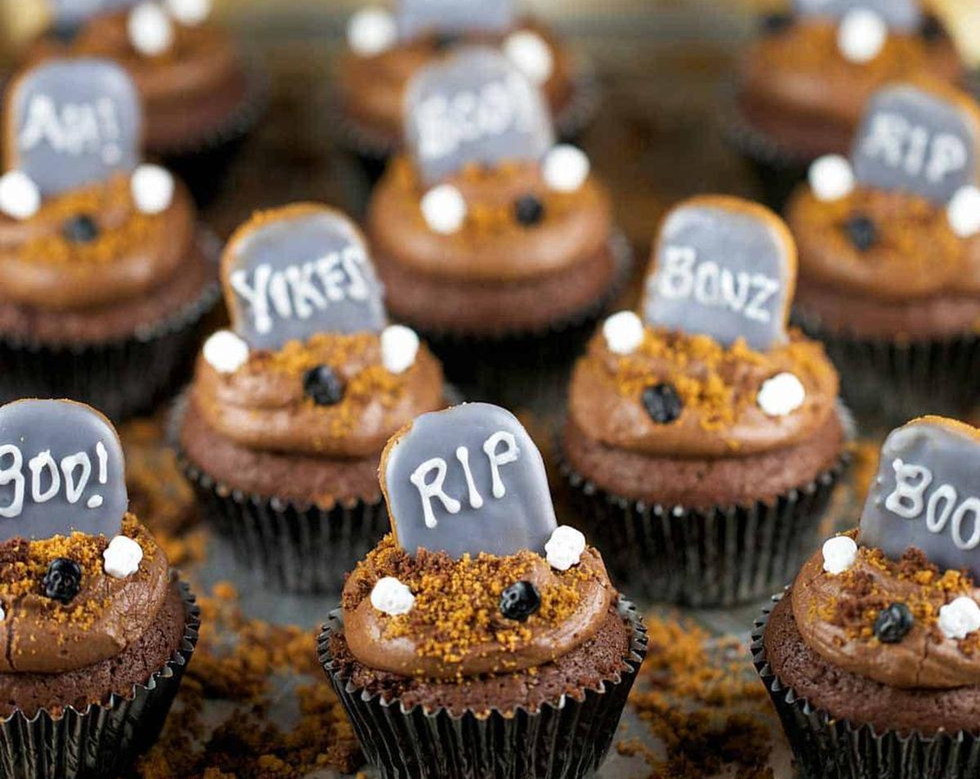 Halloween Graveyard Brownie Cupcakes