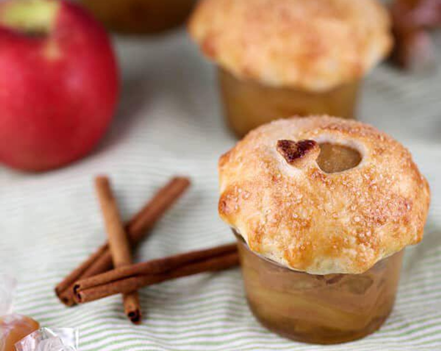 Mini Salted Caramel Apple Pie Jars