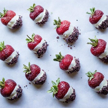 Natural Red White and Blue Dipped Strawberries Recipe | SideChef