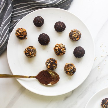 Quinoa Hazelnut Chocolate Bliss Balls Recipe | SideChef