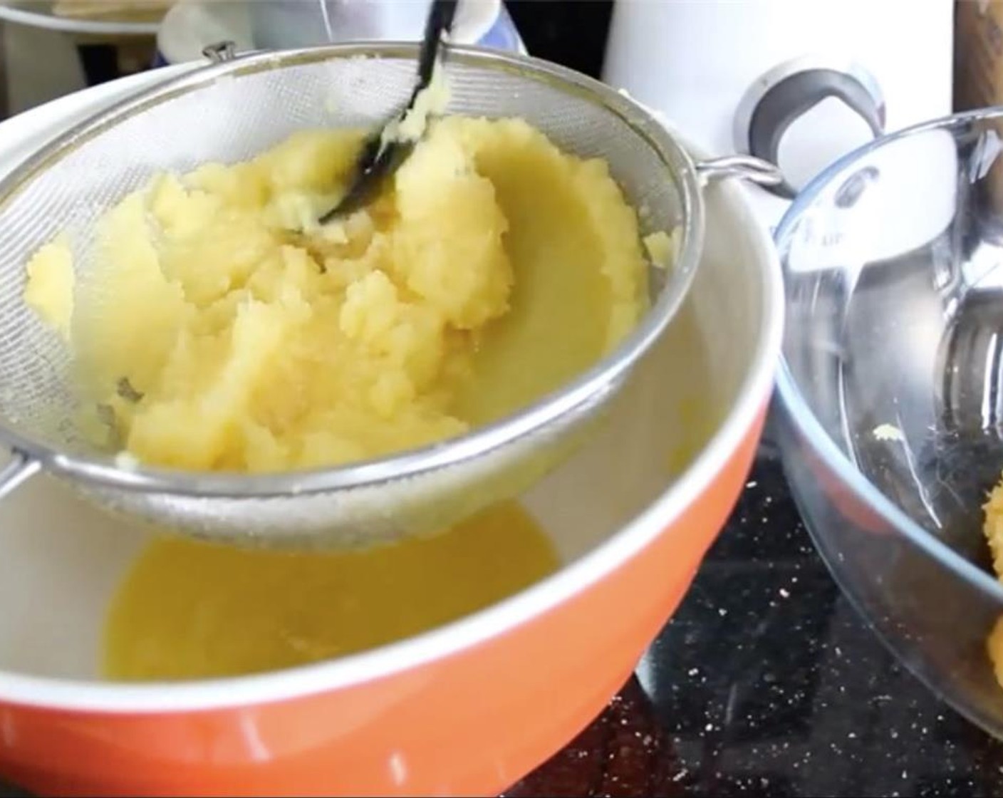 step 2 Drain it using a strainer. You will need to drain about 700 mililiters of pineapple juice. Discard or drink the juice.