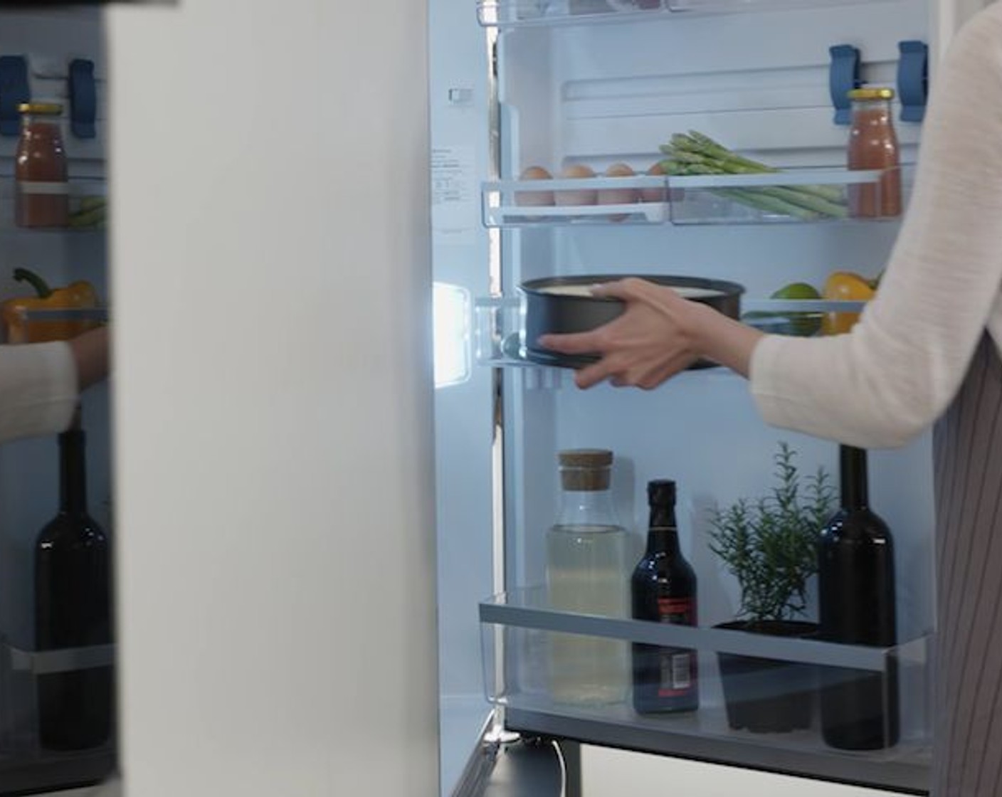 step 9 Allow your cake to cool for 30 minutes before refrigerating for 4 hours, leaving space between shelves to prevent droplets.