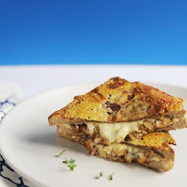 Emmental & Caramelized Onion Grilled Cheese Recipe | SideChef