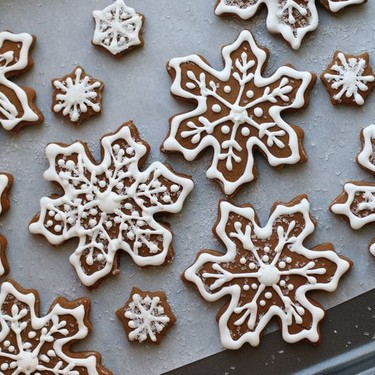 Gingerbread Snowflakes Recipe | SideChef