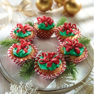 Christmas Cupcake Wreath Recipe | SideChef