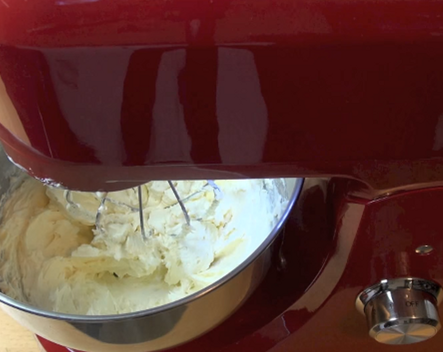 step 2 In the bowl of a stand mixer, add Cream Cheese (1 2/3 cups), Caster Sugar (1/3 cup), and Vanilla Extract (2 tsp), then beat until smooth. Add in Kemps Heavy Whipping Cream (1/2 cup) and beat again.