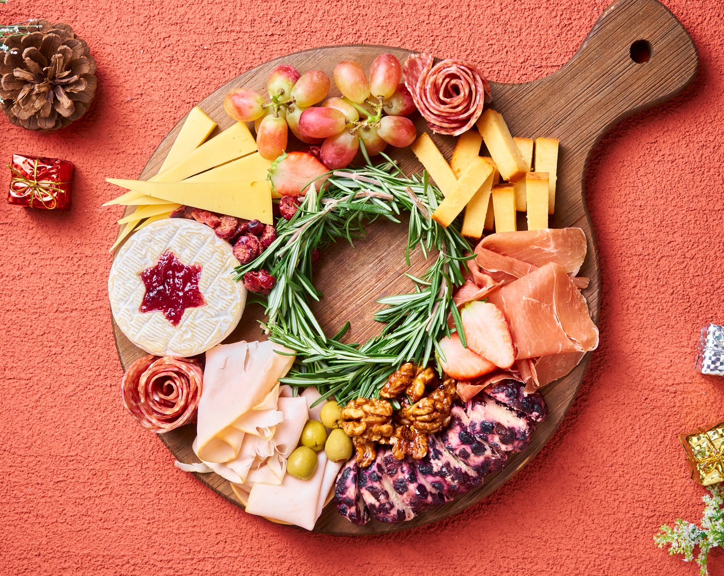 step 8 Serve the board with Crackers (to taste) along with the cocktails. Enjoy!