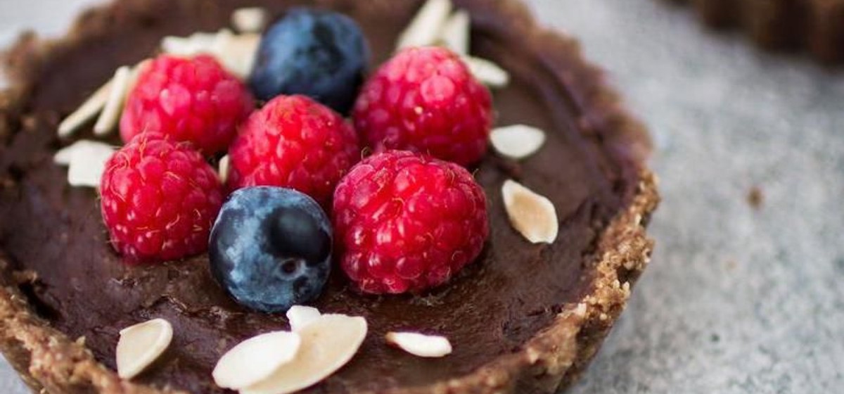 Raw Vegan Avocado Chocolate Tart Recipe | SideChef