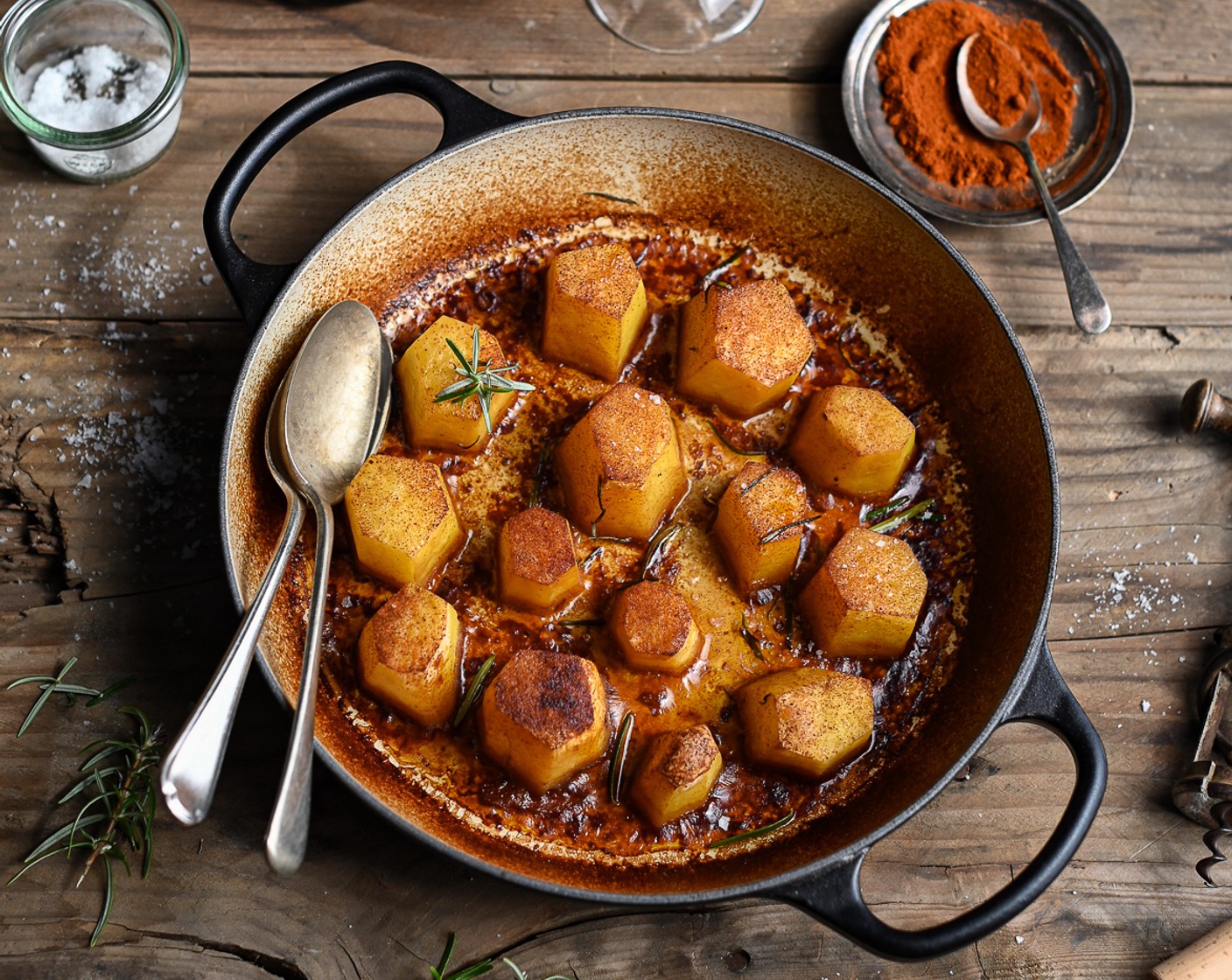 step 7 Close the lid of the dish and roast the potatoes for 35 to 40 minutes in the oven.