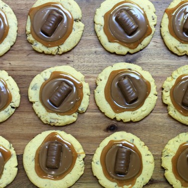 Crumbl Caramel Shortbread Twix Cookies Recipe | SideChef