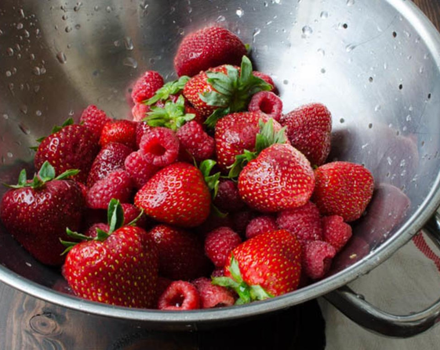 step 1 Hull and cut the Fresh Strawberries (3 cups) into quarters.