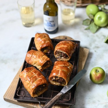 Apple and Leek Sausage Rolls Recipe | SideChef