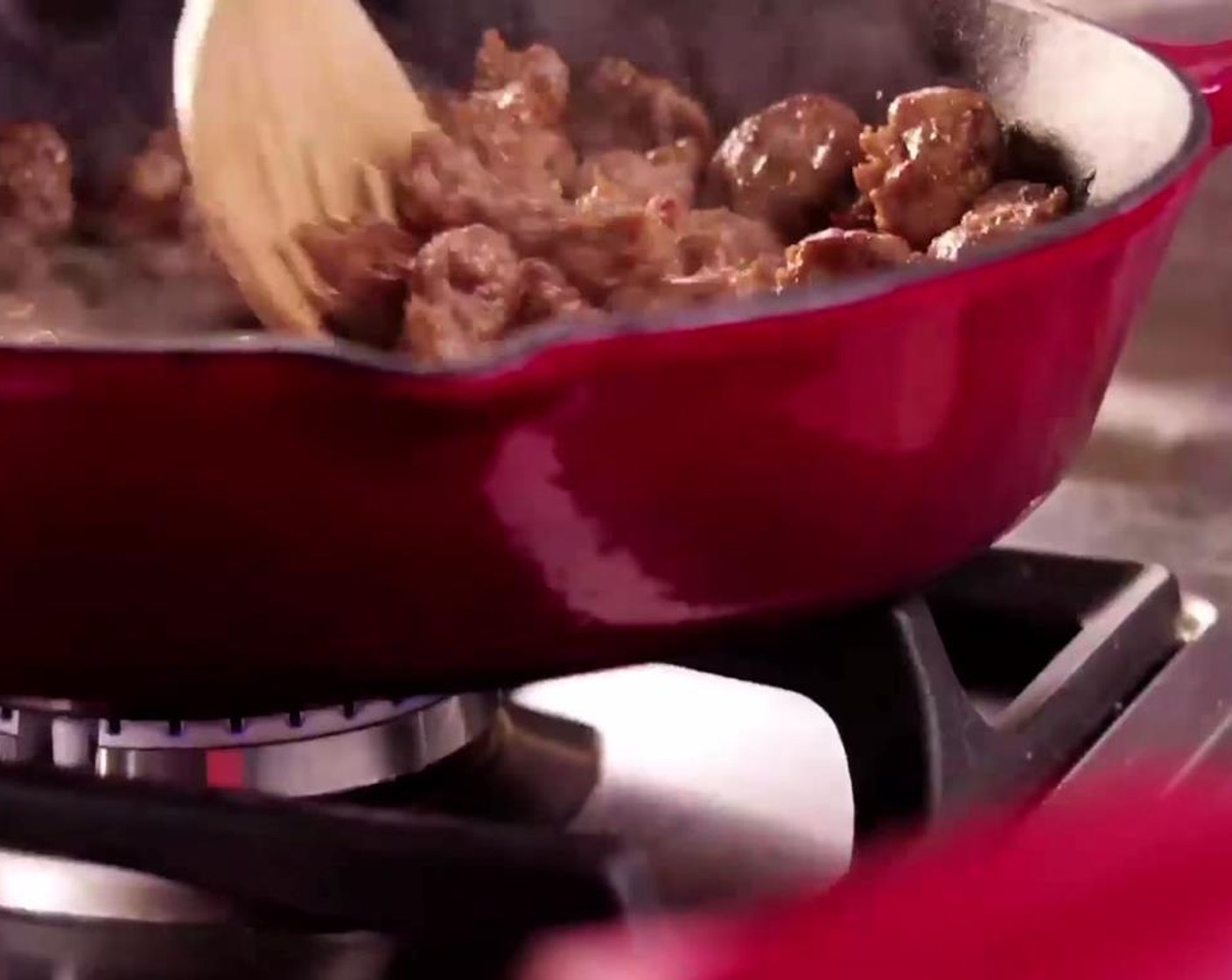 step 1 Remove the Sweet Italian Sausage Link (1 lb) from the casing. Heat a 12-inch skillet over medium-high heat and add the sausage. Cook until well browned, stirring often to separate meat. Pour off any fat.