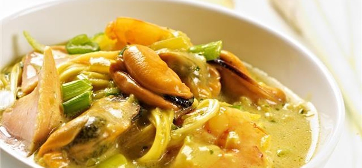 Singapore Laksa and Spicy Seafood Noodle Soup Recipe | SideChef