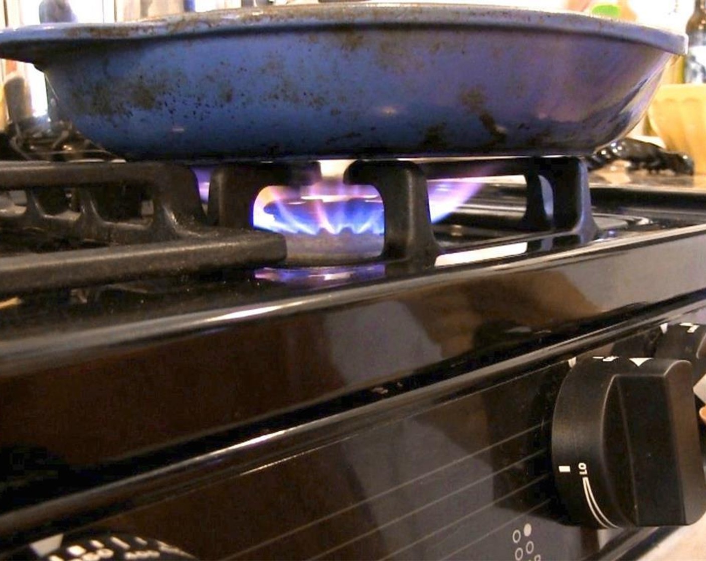 step 5 Turn broiler of interior oven on high, and position a rack directly below the flame. Heat a large cast iron skillet on the stovetop over high heat for ten minutes.