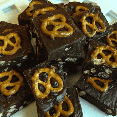 Chocolate Pretzel Fudge Recipe | SideChef