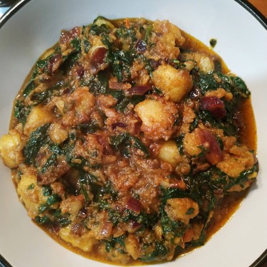 Aloo Palak ki Sabji (Potatoes in Spinach Gravy) Recipe | SideChef