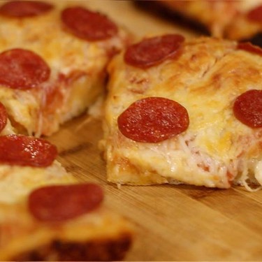 Stuffed Crust ​Deep Deep Dish Pizza Recipe | SideChef
