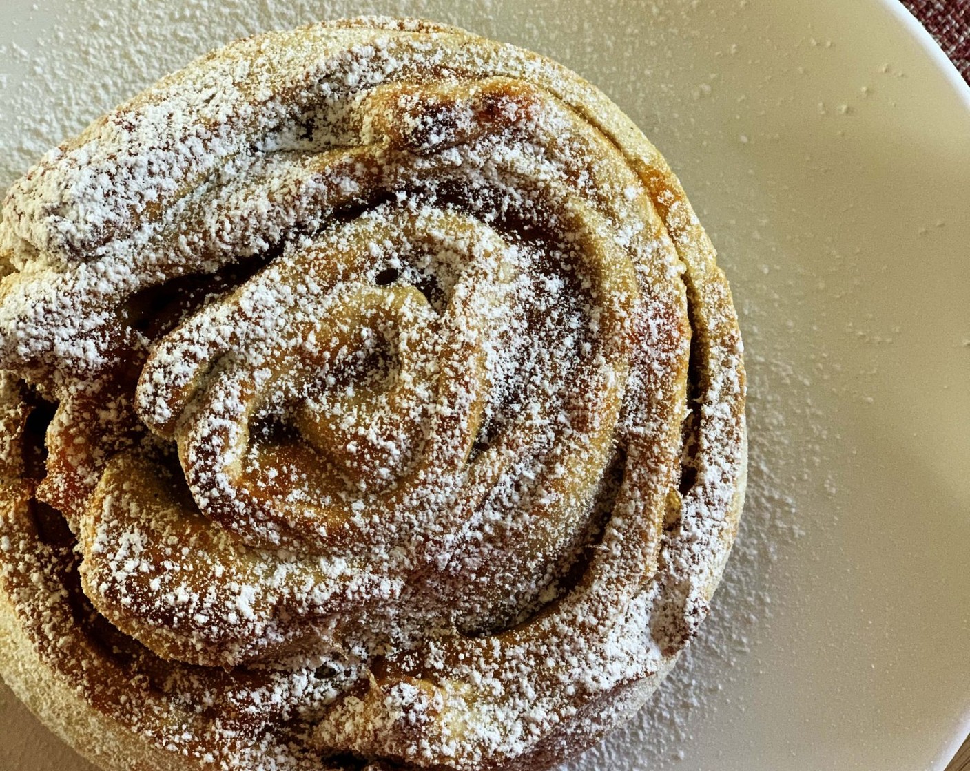 step 8 Let your “rose” cool down completely, then dust it with Powdered Confectioners Sugar (to taste) and serve!
