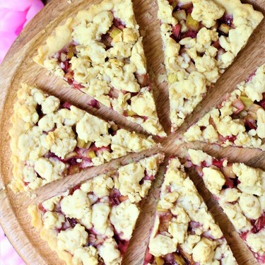 Rhubarb Shortbread Crumble Tart Recipe | SideChef