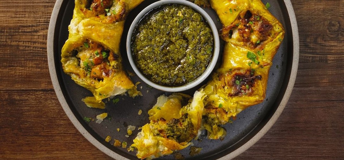 Sausage-Pesto Christmas Wreath Recipe | SideChef