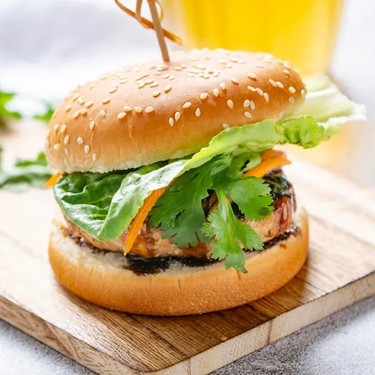 Char Siu (Chinese BBQ Pork) Burger Recipe | SideChef